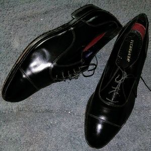 Men's black leather dress shoes
